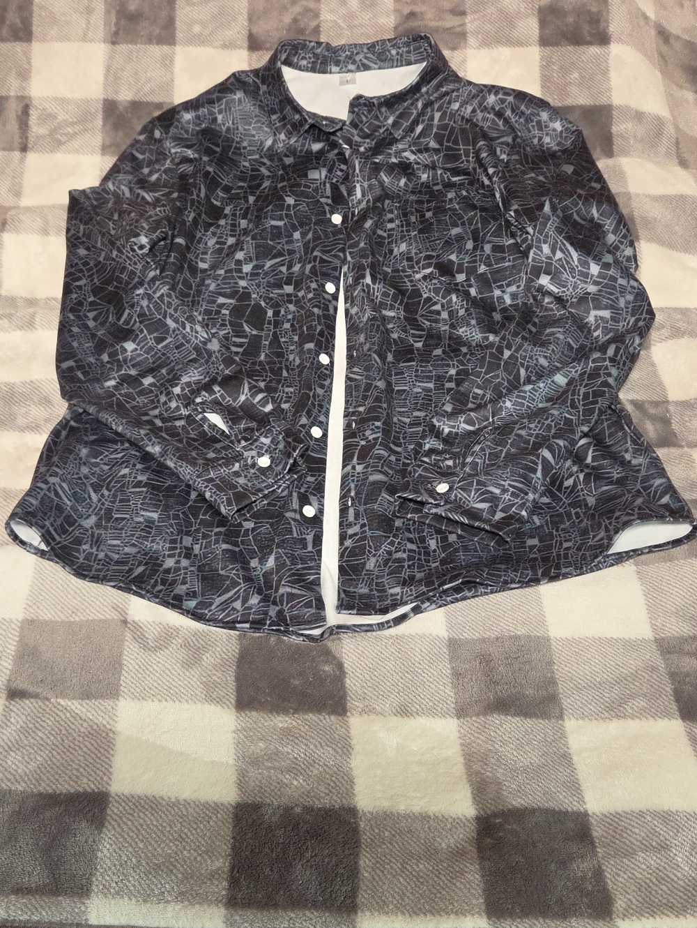 Men's Long Sleeve Button-Up Shirt in Dark Gray Geometric Print